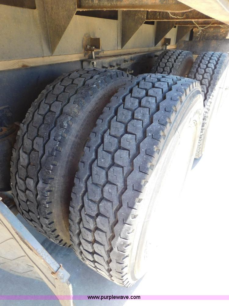 image for item L5839 2000 Mack CH613 flatbed truck