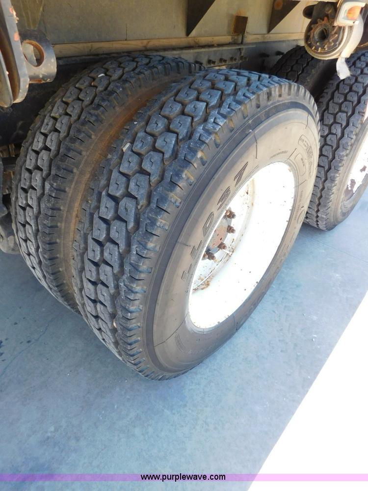 image for item L5839 2000 Mack CH613 flatbed truck