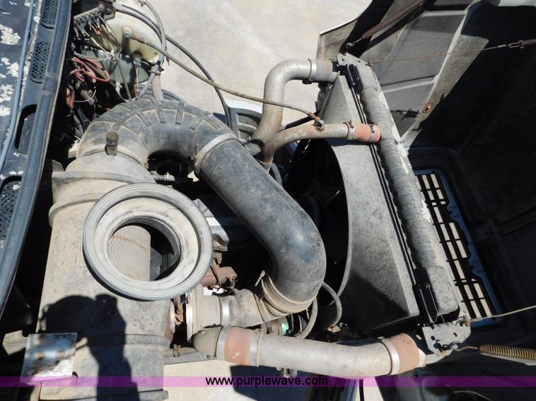 image for item L5839 2000 Mack CH613 flatbed truck