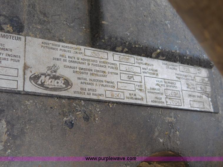 image for item L5839 2000 Mack CH613 flatbed truck