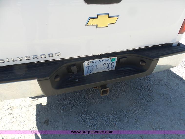 image for item L7033 2010 Chevrolet Silverado 1500 pickup truck