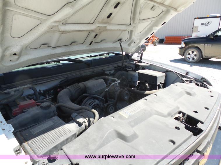 image for item L7033 2010 Chevrolet Silverado 1500 pickup truck