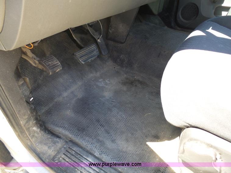 image for item L7033 2010 Chevrolet Silverado 1500 pickup truck