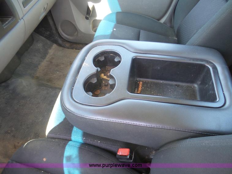 image for item L7033 2010 Chevrolet Silverado 1500 pickup truck