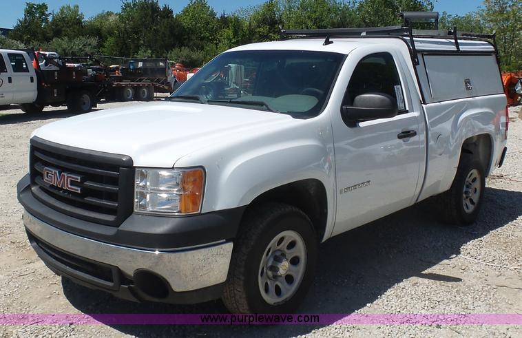 image for item L7035 2008 GMC Sierra 1500 pickup truck