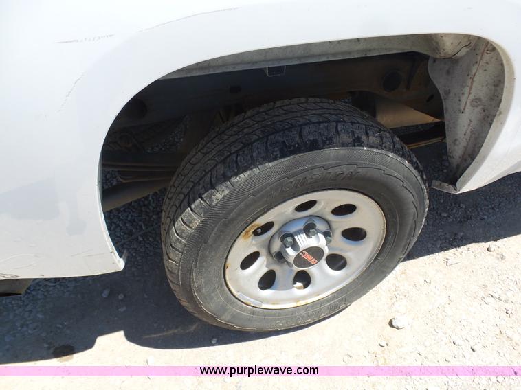 image for item L7035 2008 GMC Sierra 1500 pickup truck