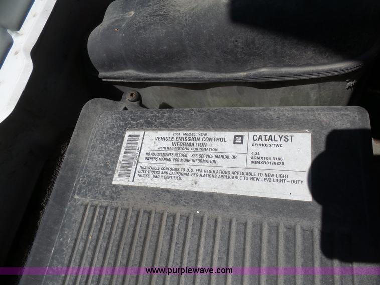 image for item L7035 2008 GMC Sierra 1500 pickup truck