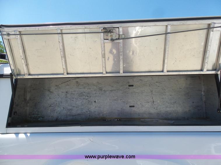 image for item L7035 2008 GMC Sierra 1500 pickup truck