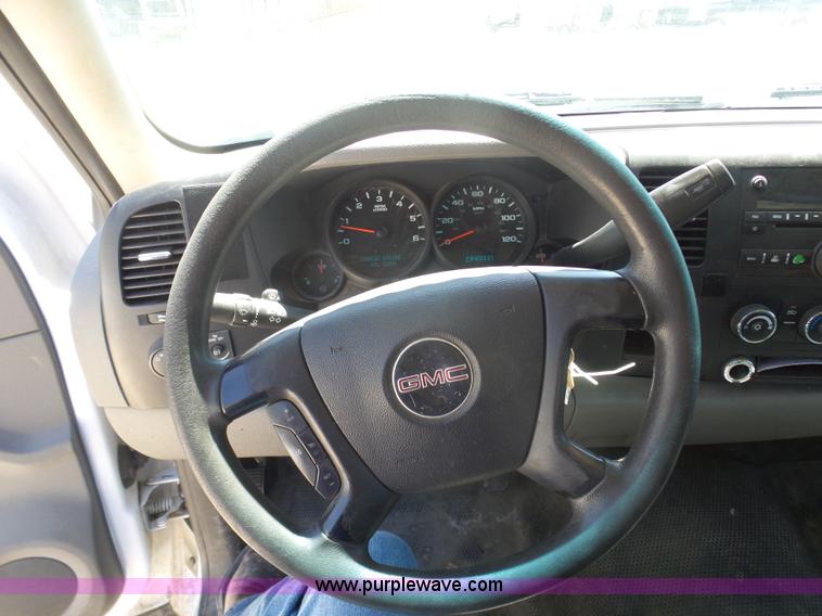 image for item L7035 2008 GMC Sierra 1500 pickup truck