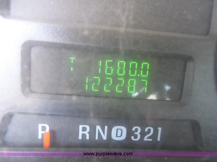 image for item L7036 2007 Ford F550 Super Duty XL flatbed pickup truck