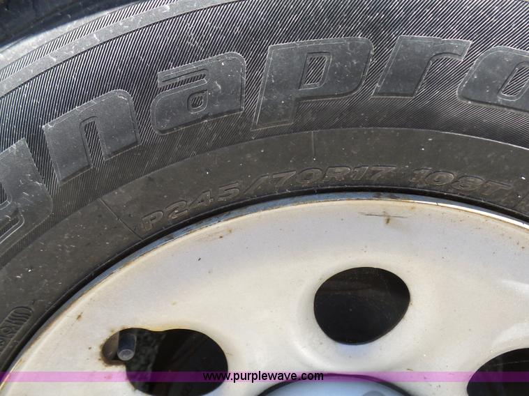 image for item L7037 2006 Chevrolet Silverado 1500 pickup truck