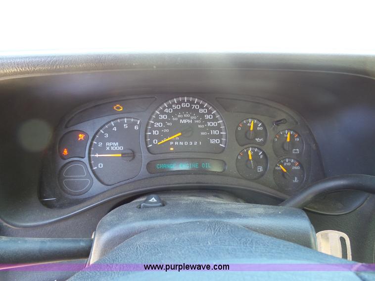 image for item L7037 2006 Chevrolet Silverado 1500 pickup truck