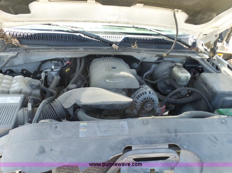 image for item L7037 2006 Chevrolet Silverado 1500 pickup truck