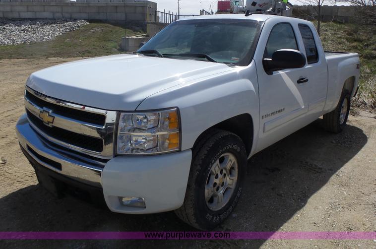 image for item L7159 2008 Chevrolet Silverado 1500 Ext. Cab pickup truck