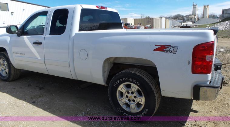 image for item L7159 2008 Chevrolet Silverado 1500 Ext. Cab pickup truck