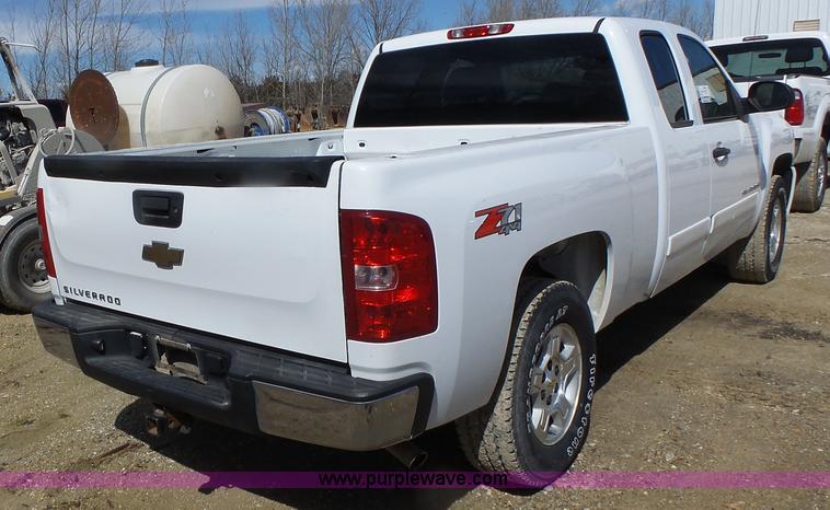 image for item L7159 2008 Chevrolet Silverado 1500 Ext. Cab pickup truck