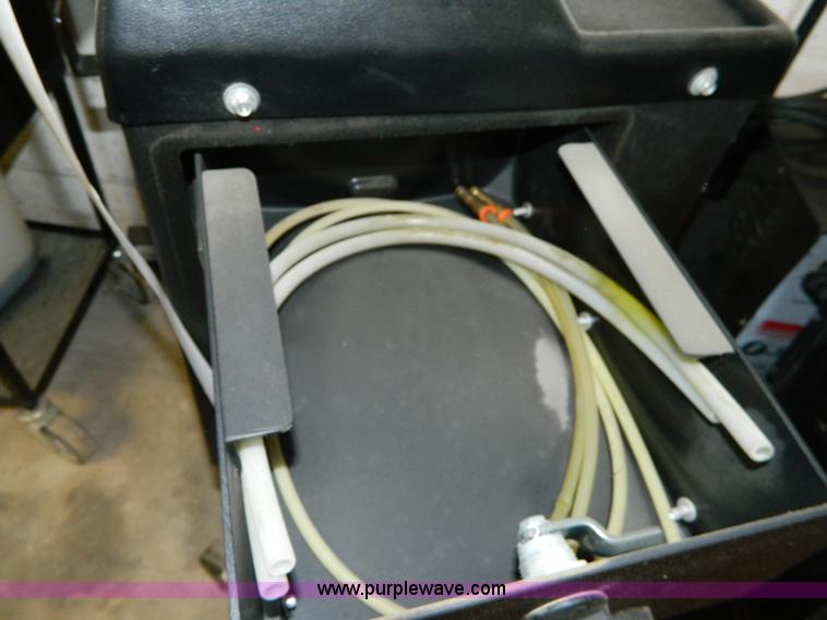 image for item BI9837 BG powersteering service machine