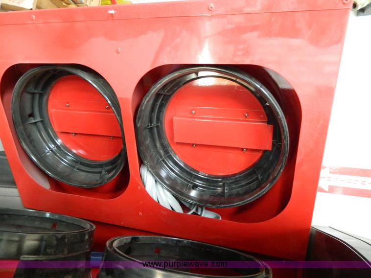 image for item BI9891 2015 Hunter wheel alignment machine