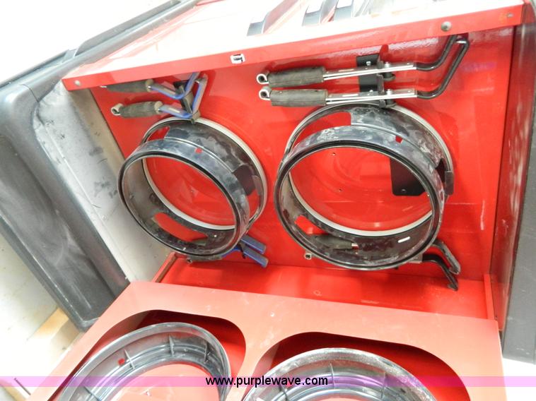 image for item BI9891 2015 Hunter wheel alignment machine