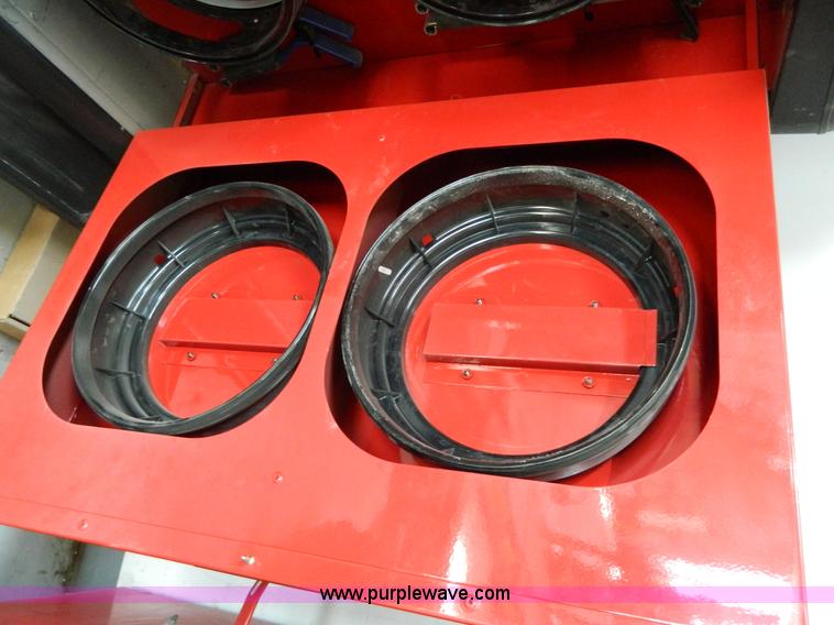 image for item BI9891 2015 Hunter wheel alignment machine