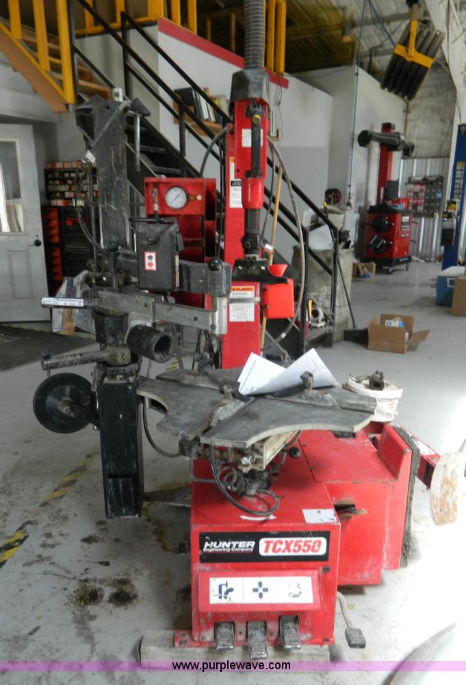 image for item BI9892 2005 Hunter TCS550 BPS tire machie