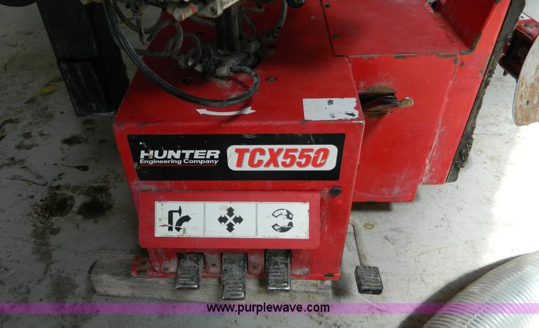 image for item BI9892 2005 Hunter TCS550 BPS tire machie