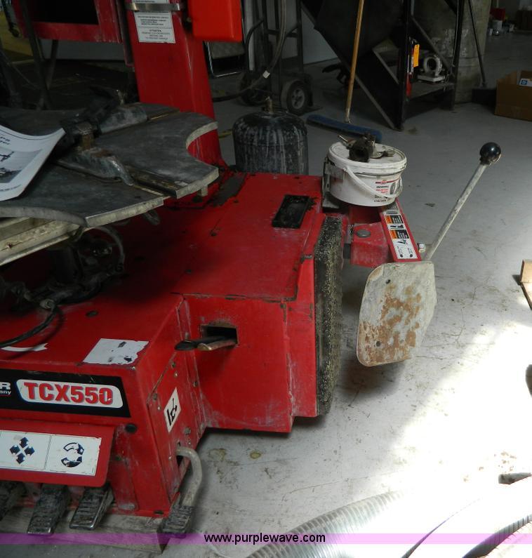 image for item BI9892 2005 Hunter TCS550 BPS tire machie