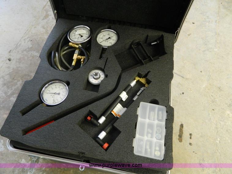 image for item BI9909 Webtec hydraulic pressure/flow tester kit