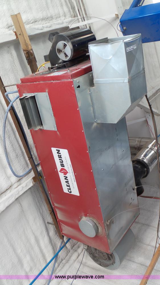 image for item BZ9280 Clean Burn CB-2500 oil heater