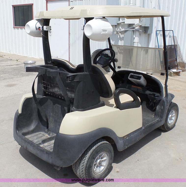 image for item BZ9375 2006 Club Cart golf cart