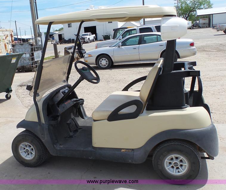 image for item BZ9375 2006 Club Cart golf cart