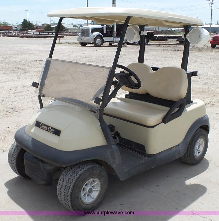 image for item BZ9375 2006 Club Cart golf cart