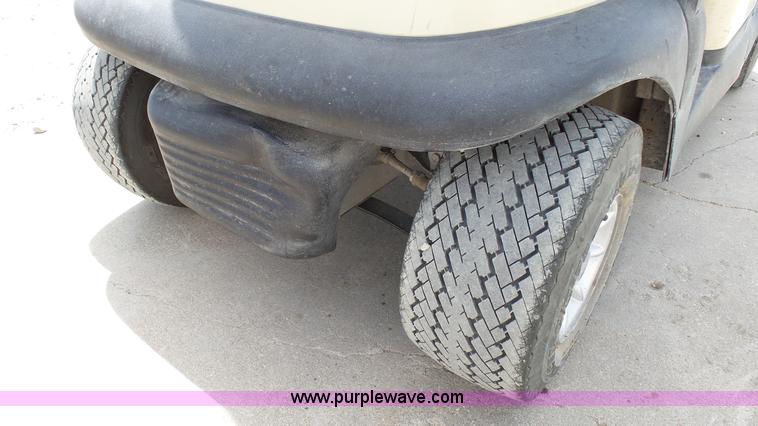 image for item BZ9375 2006 Club Cart golf cart