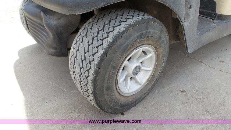 image for item BZ9375 2006 Club Cart golf cart