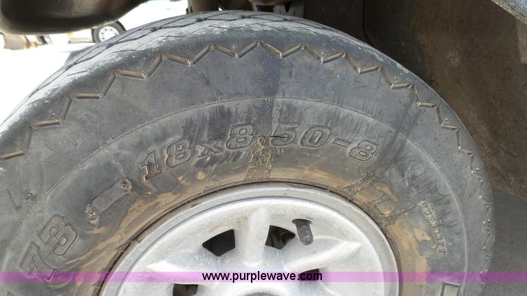 image for item BZ9375 2006 Club Cart golf cart