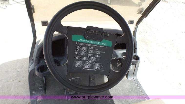 image for item BZ9375 2006 Club Cart golf cart