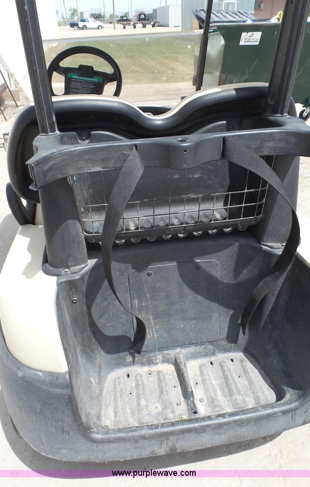 image for item BZ9375 2006 Club Cart golf cart