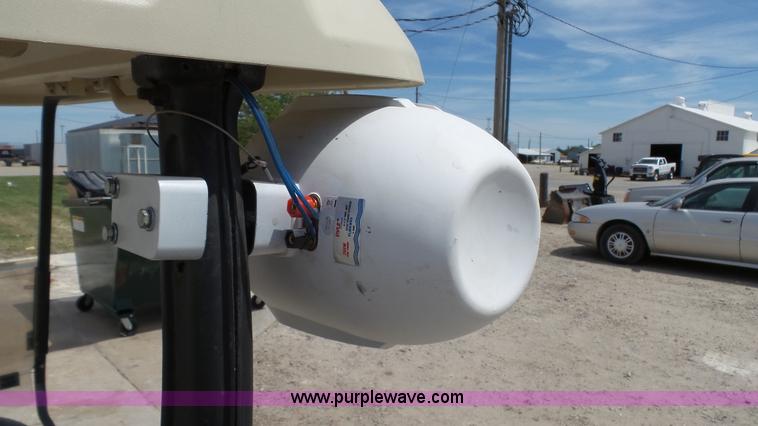 image for item BZ9375 2006 Club Cart golf cart