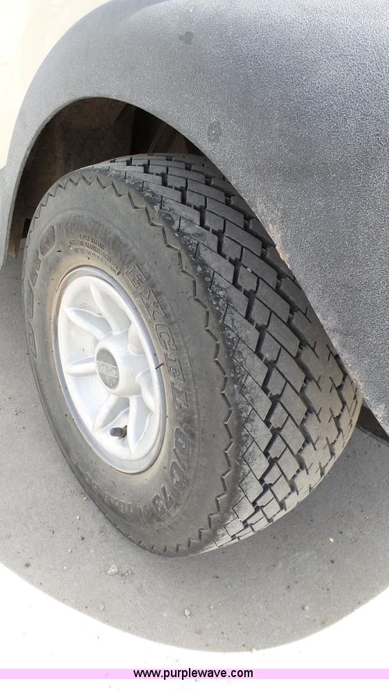 image for item BZ9375 2006 Club Cart golf cart