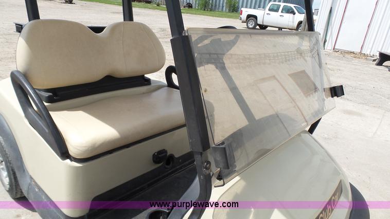 image for item BZ9375 2006 Club Cart golf cart