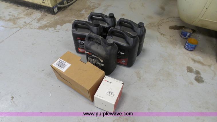 image for item BZ9379 Ingersoll Rand air compressor