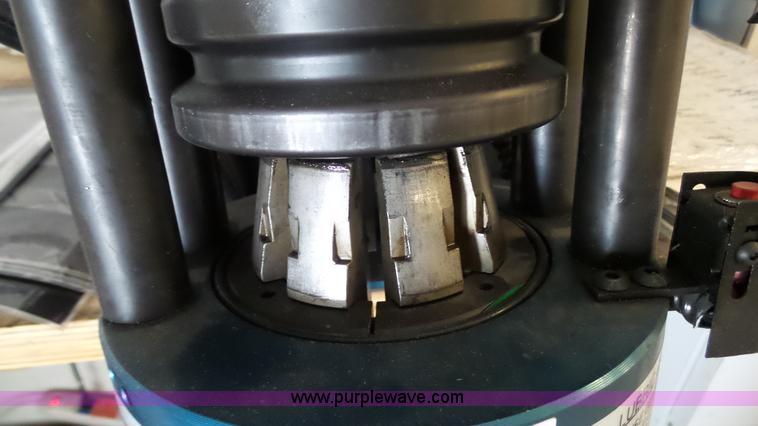 image for item BZ9382 Dayco D165 hose crimper