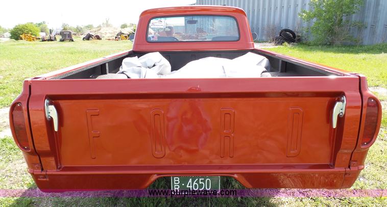 image for item K4108 1962 Ford F100 pickup truck
