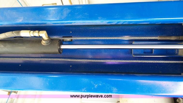 image for item K4110 2011 Forward Lift hydraulic vehicle lift