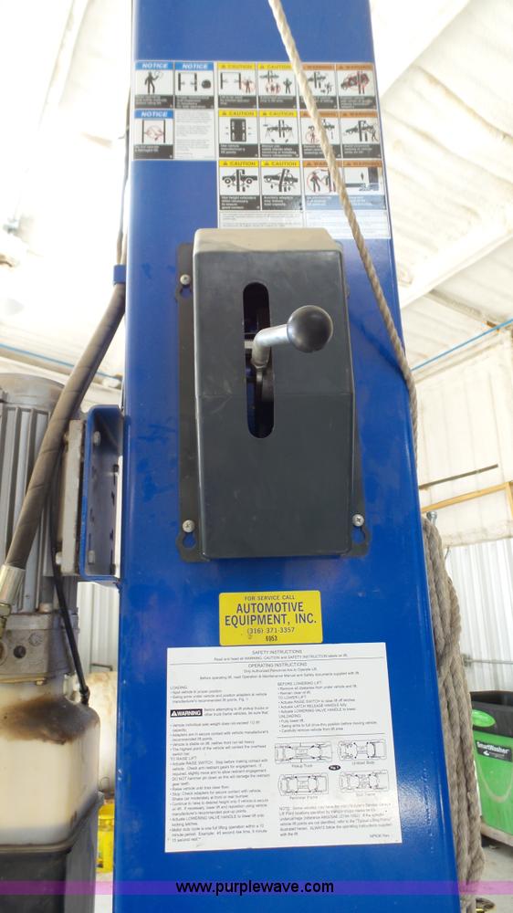 image for item K4110 2011 Forward Lift hydraulic vehicle lift