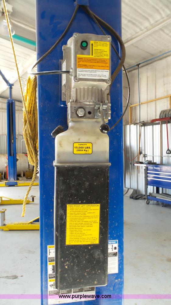 image for item K4111 2011 Forward Lift hydraulic vehicle lift