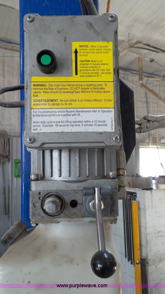 image for item K4112 2011 Forward Lift hydraulic vehicle lift