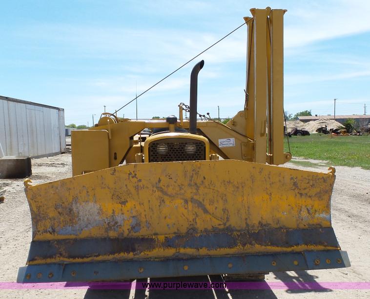 image for item K4114 1982 John Deere 450C pipelayer