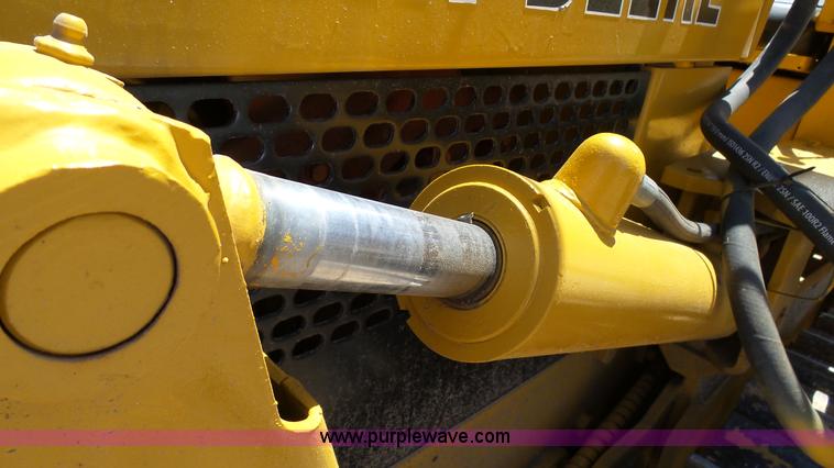 image for item K4114 1982 John Deere 450C pipelayer