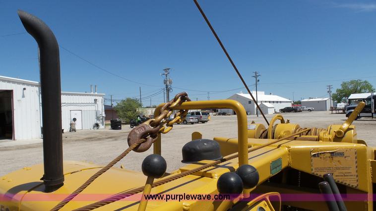 image for item K4114 1982 John Deere 450C pipelayer